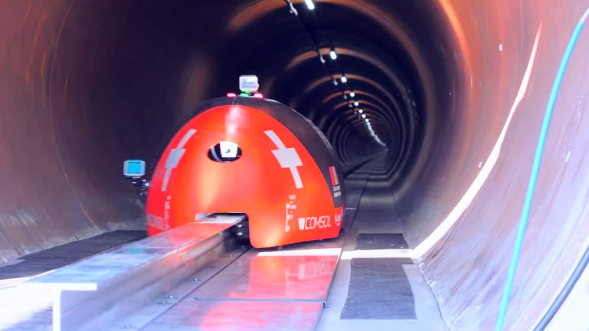 Hyperloop test pod breaks speed record and wins the annual hyperloop pod competition (Photo: SpaceX/Hyperloop)