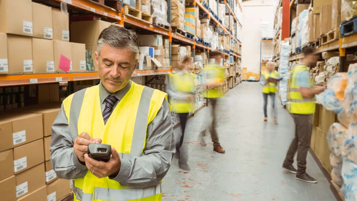 The practicality behind retaining warehousing workforce in a tight labor market (Photo: Shutterstock)