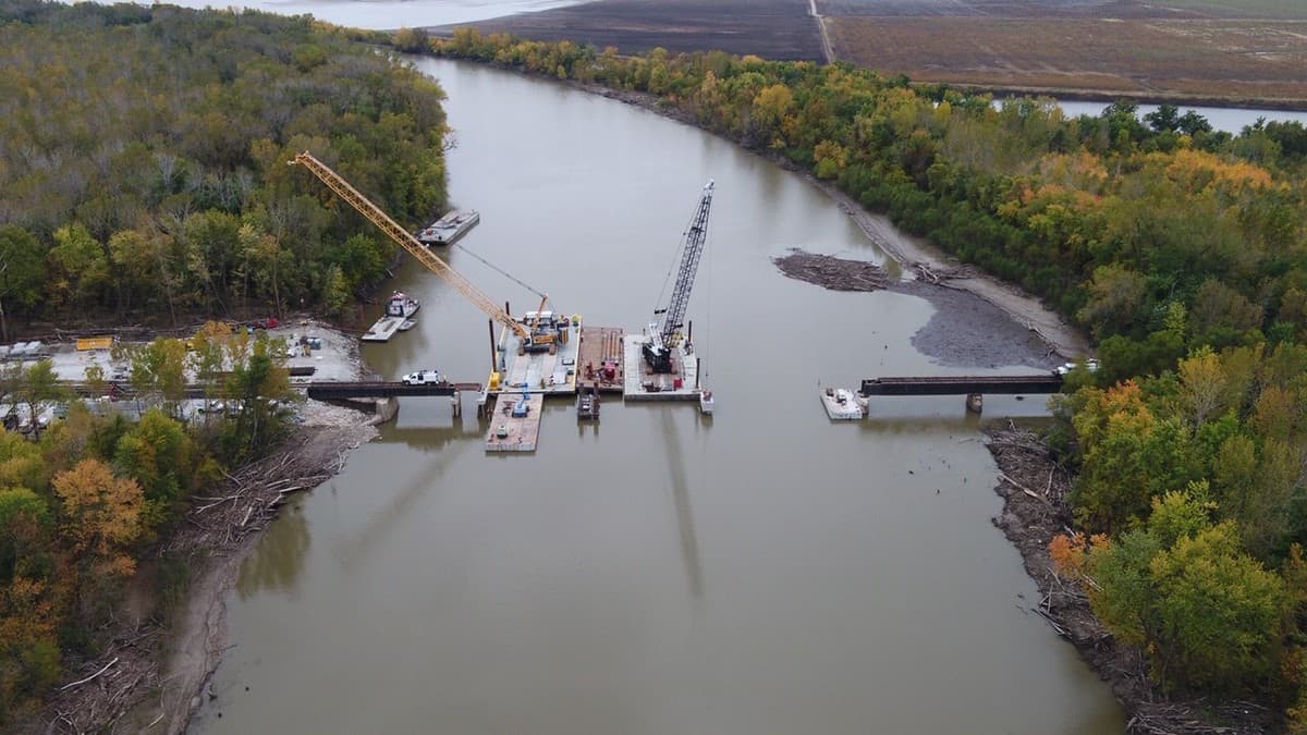 bridge repairs on Norfolk Southern train track