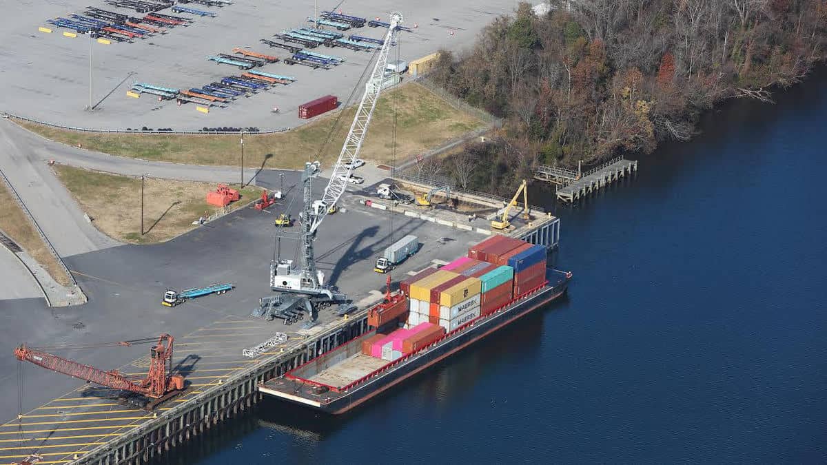 Contaners being loaded on barge in Richmond