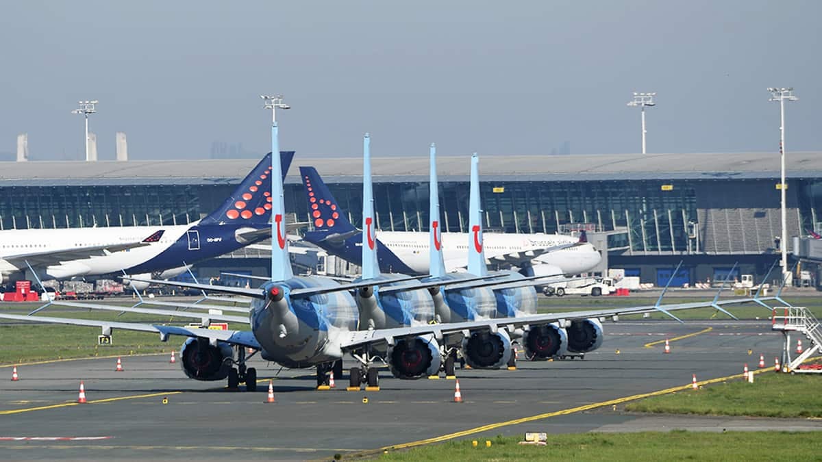 aircraft lined up on taxiway