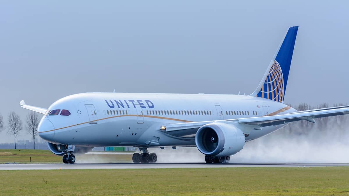 787 on the runway after landing