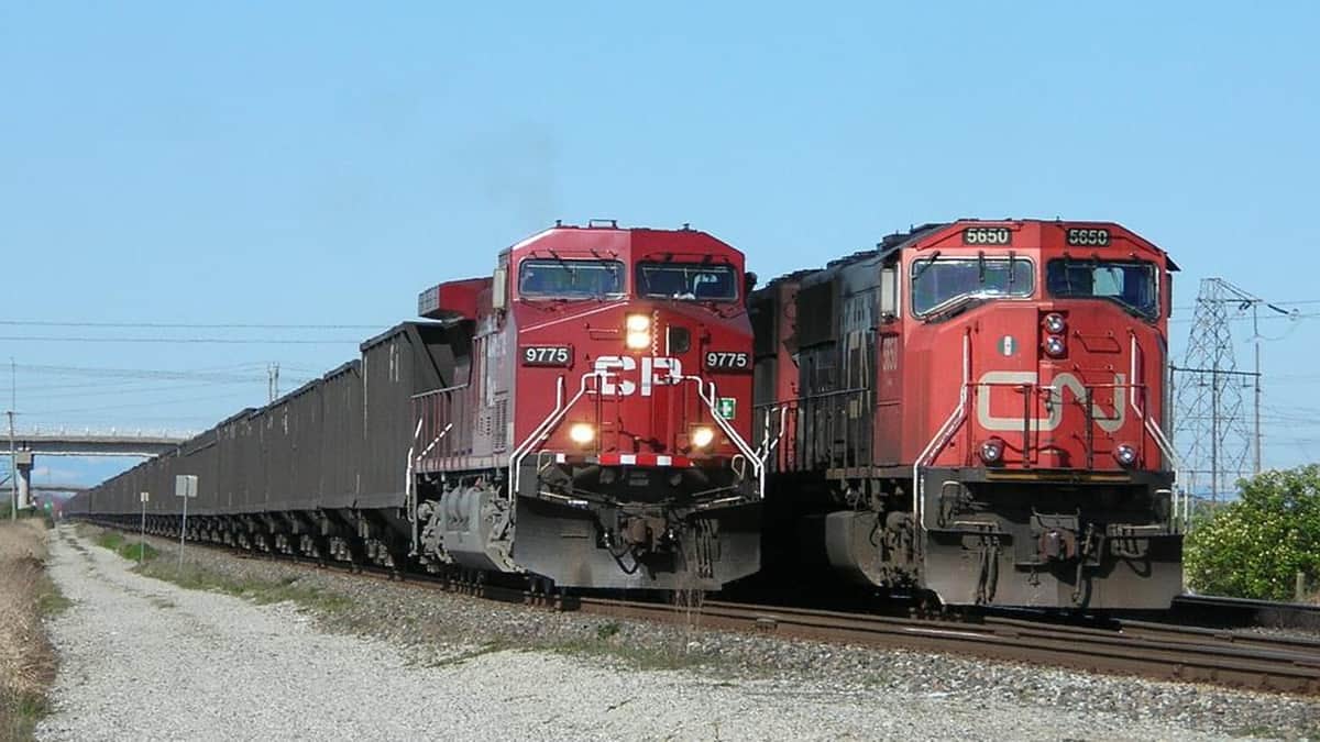 CN and CP trains