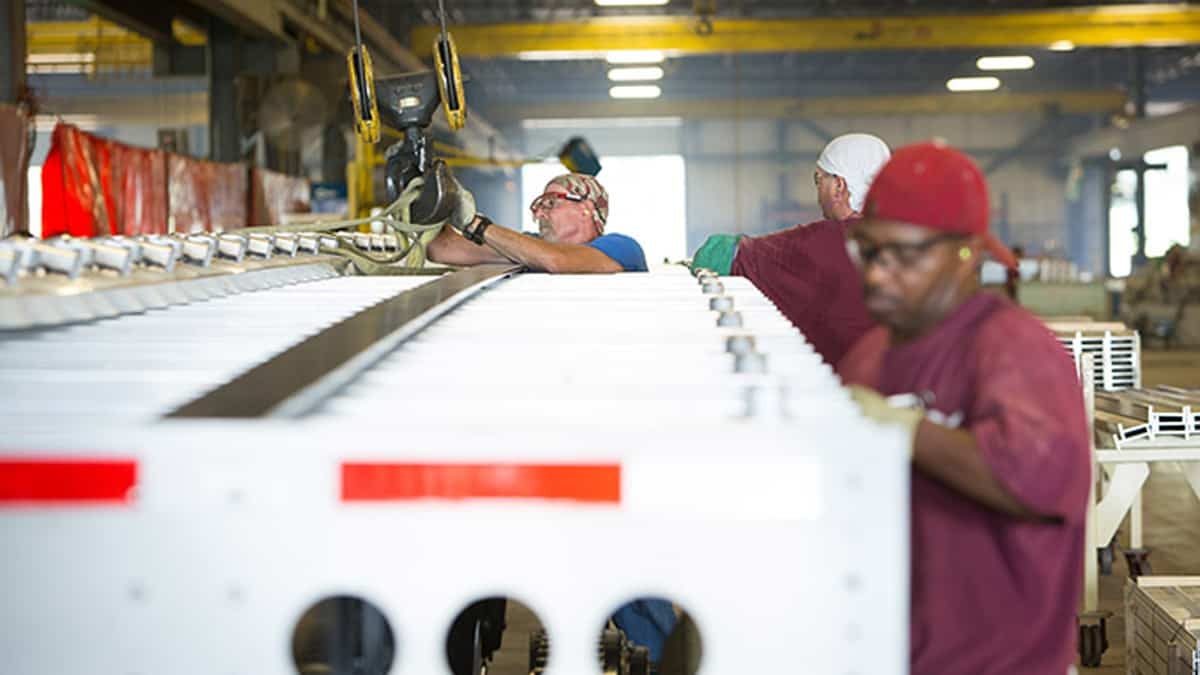 Wabash trailer workers