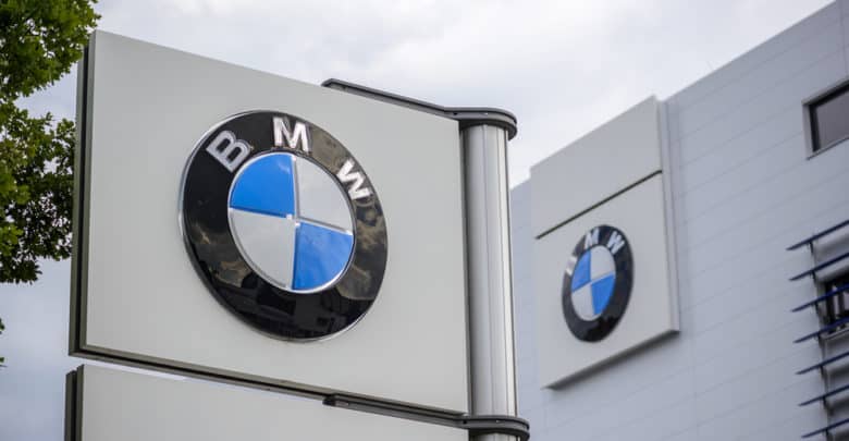 BMW Group uses blockchain to improve auto parts traceability (Photo: Shutterstock)