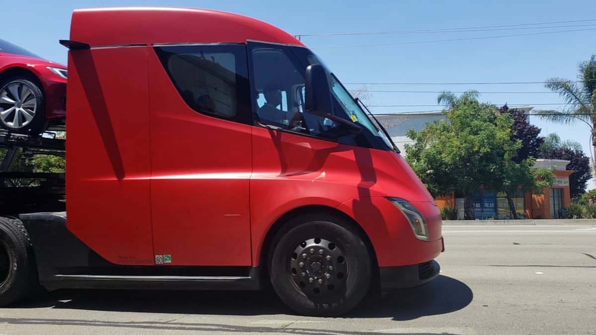 Tesla semi hauling Teslas