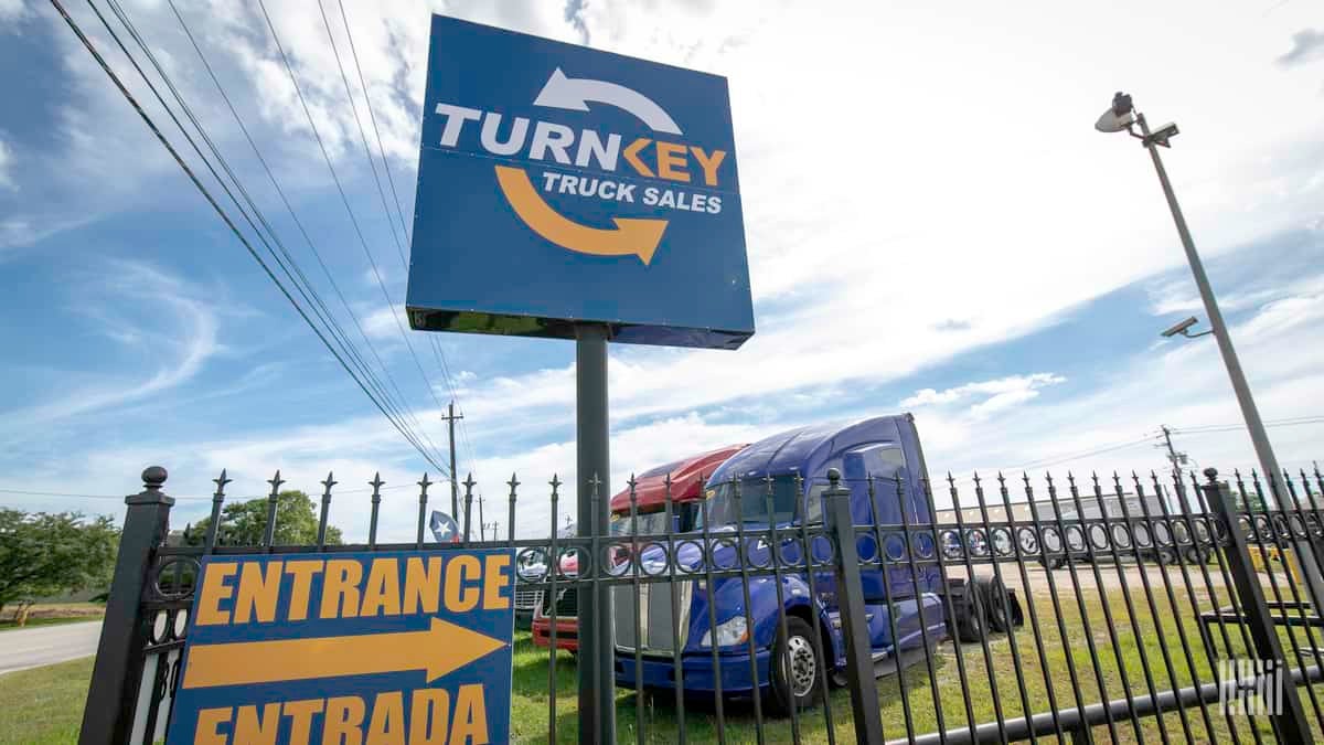 Turnkey used truck signage