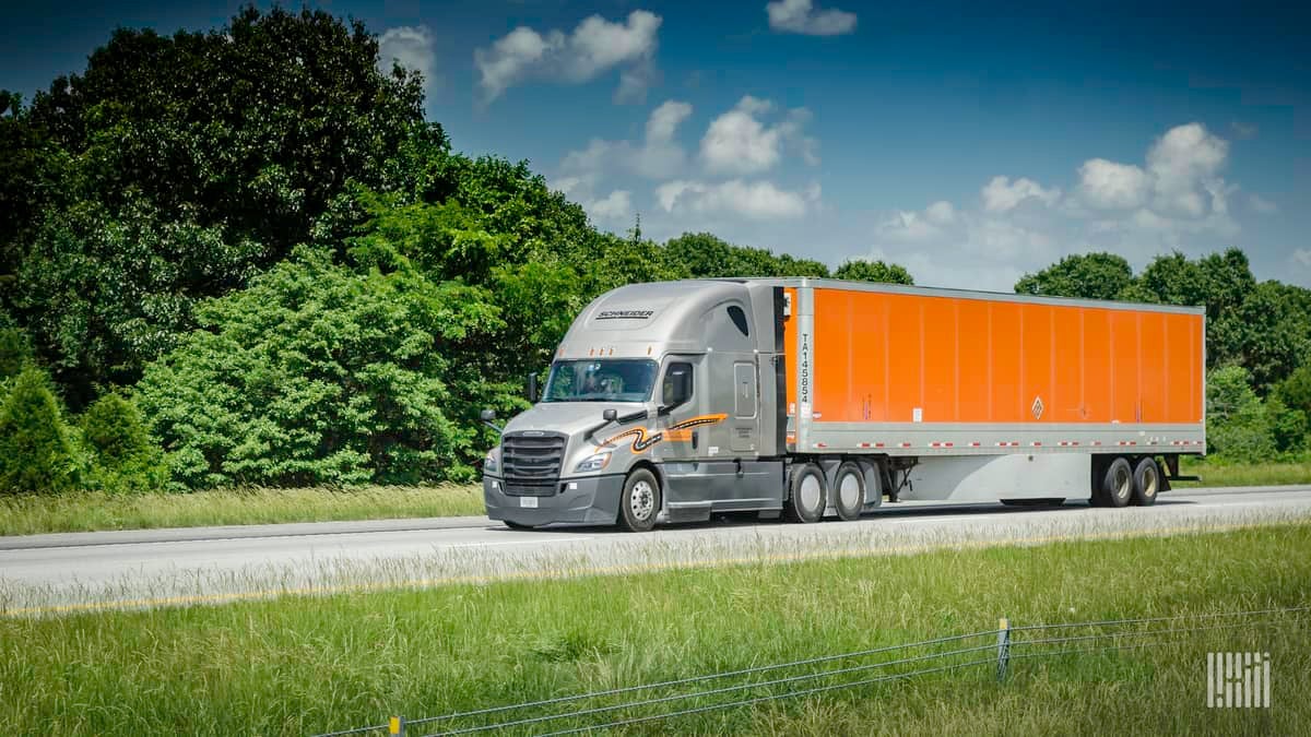 Schneider boosts truck driver pay