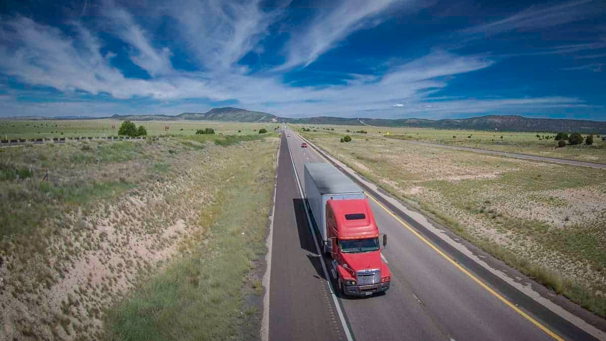 A truck rolls down the highway. (Photo: Jim Allen/FreightWaves)