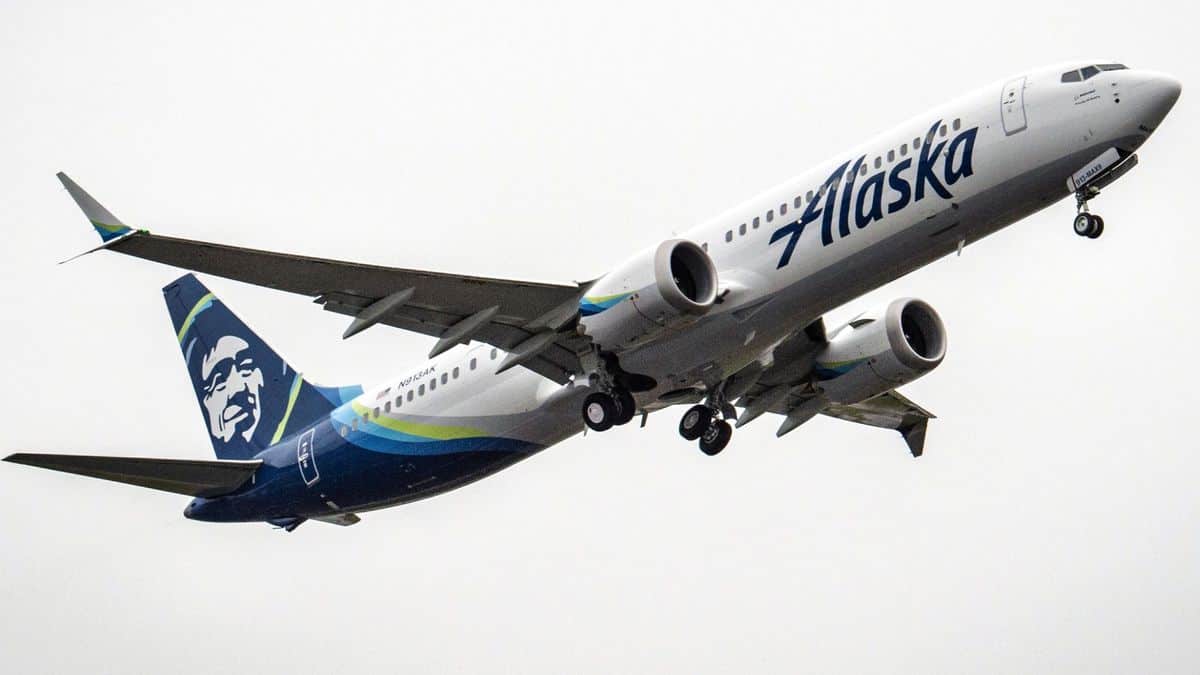 An Alaska Air 737 MAX landing, view from below.