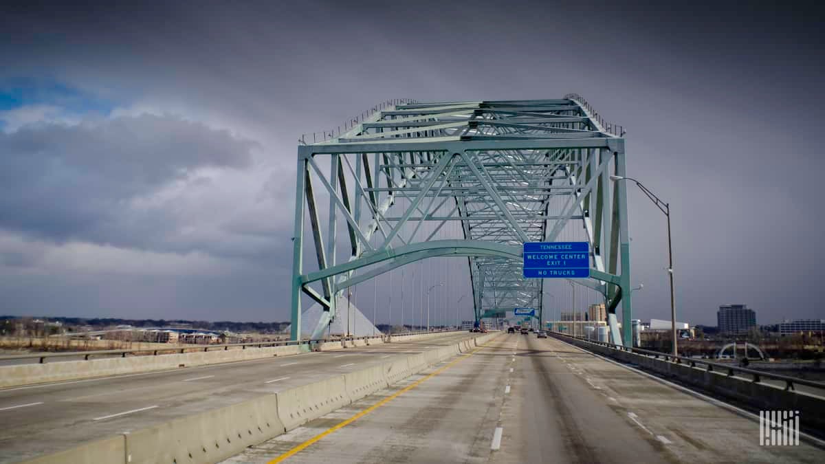 Light traffic on the I-40 bridge over the Mississippi River between Memphis and eastern Arkansas.