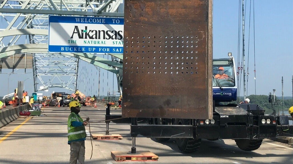 Repair crew on the Interstate 40 Mississippi River bridge.