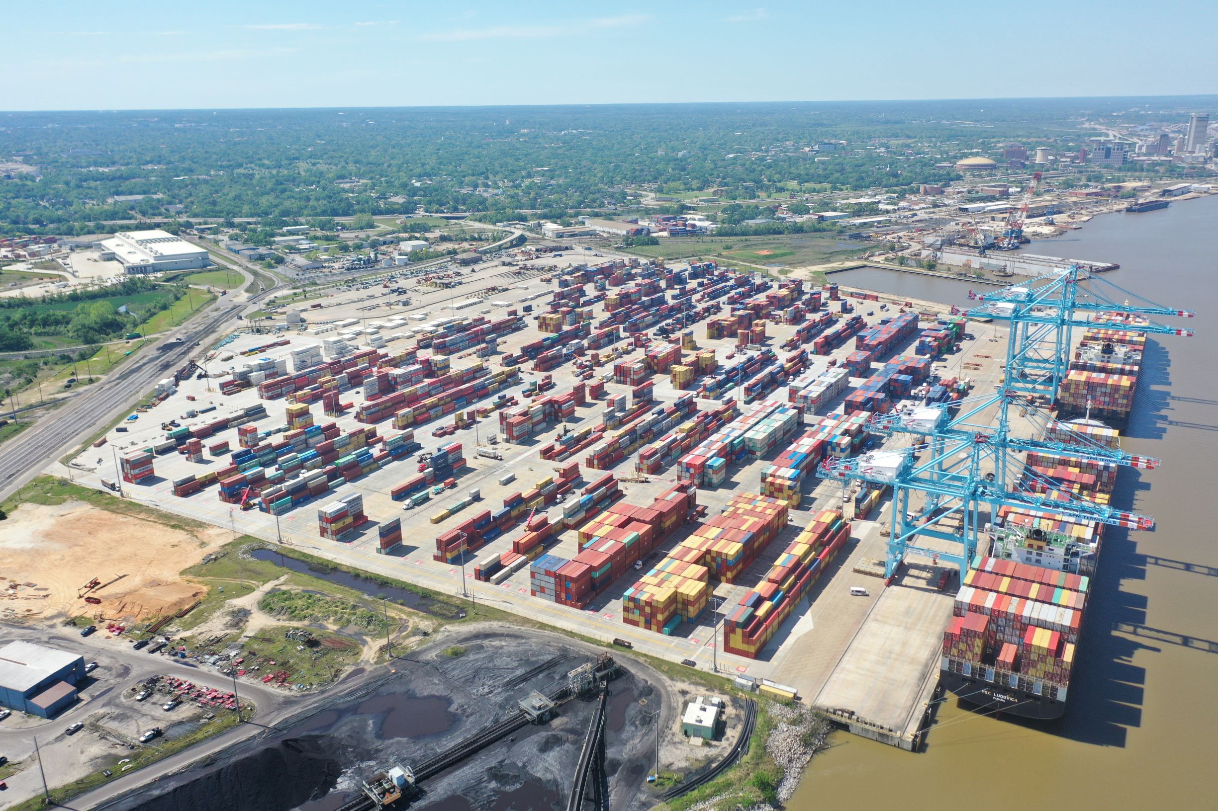 An aerial photograph of the APM Terminals Mobile facility.