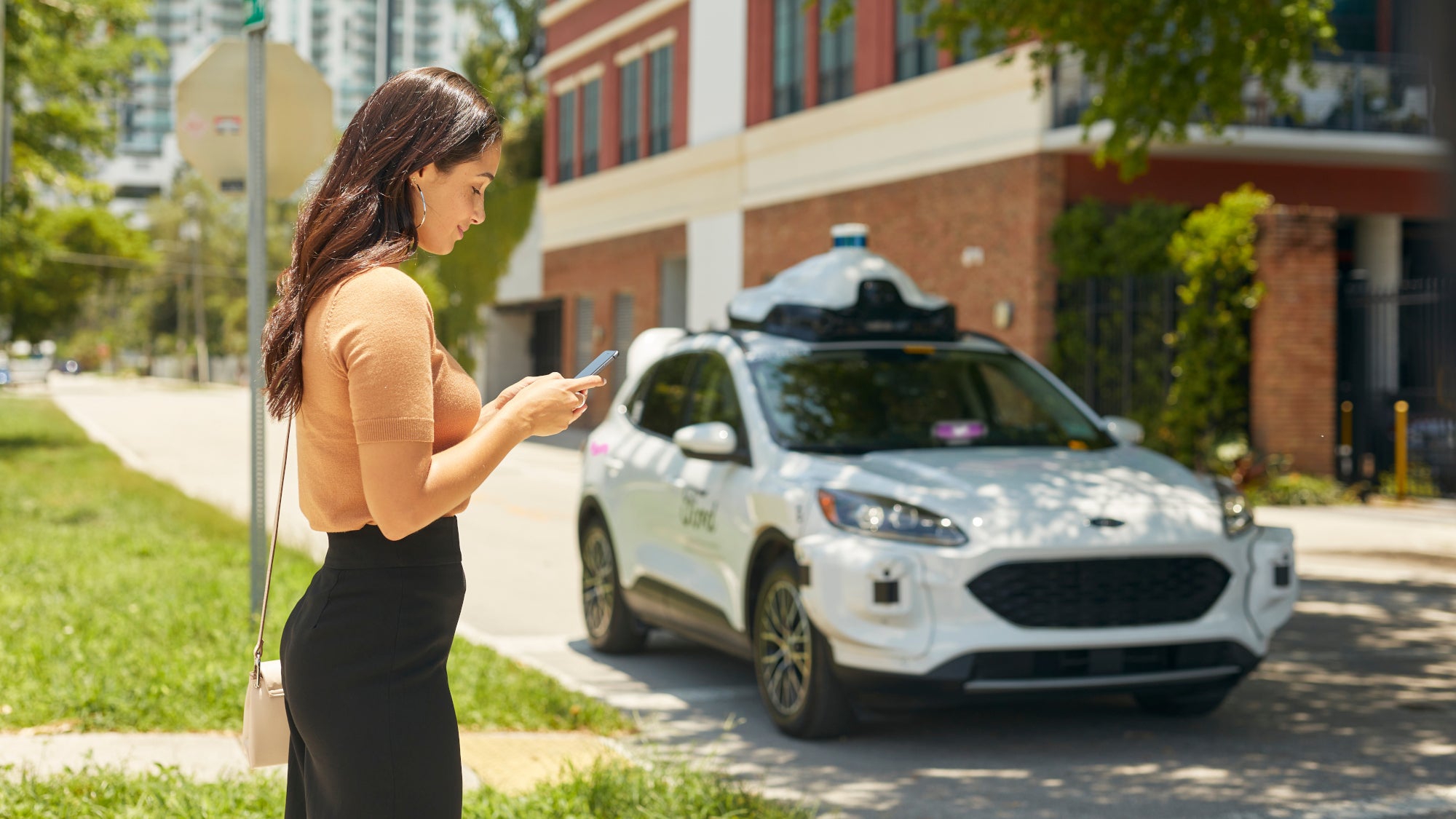 Ford, Argo AI to run self-driving cars in Lyft network