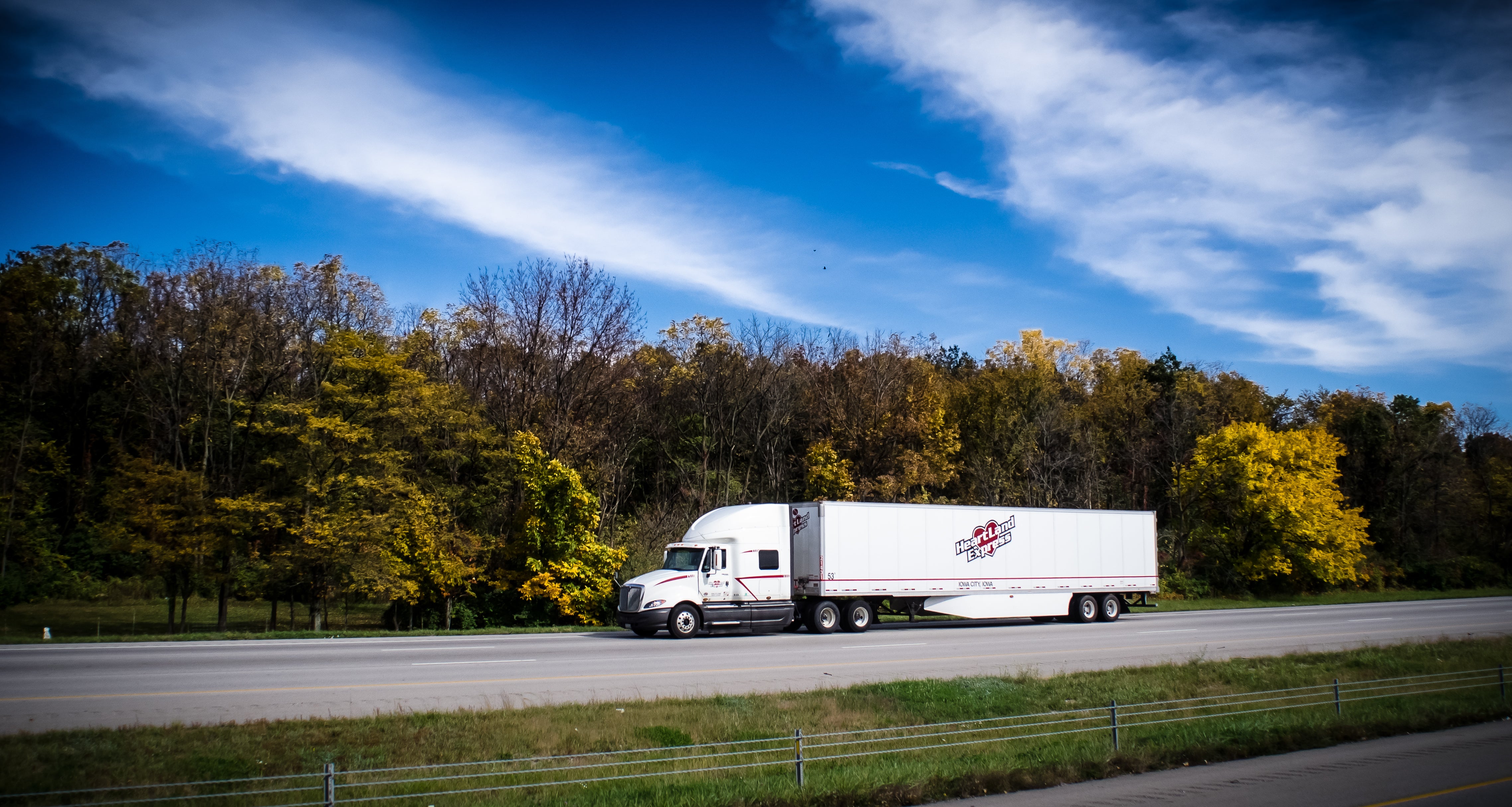 Heartland Express' cash balance grows as trucking M&A deals get bigger