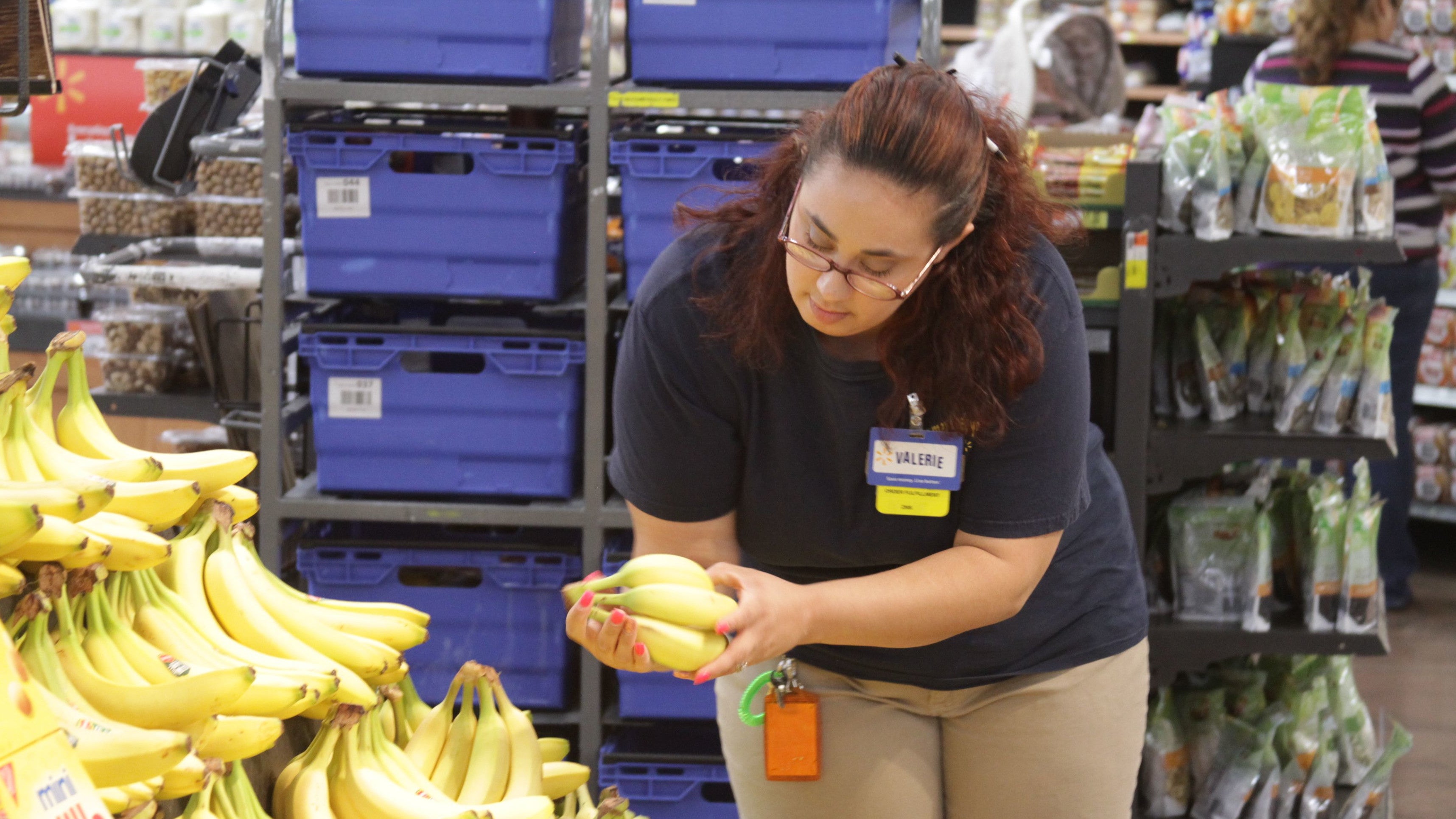 Walmart leads Instacart in online grocery delivery sales