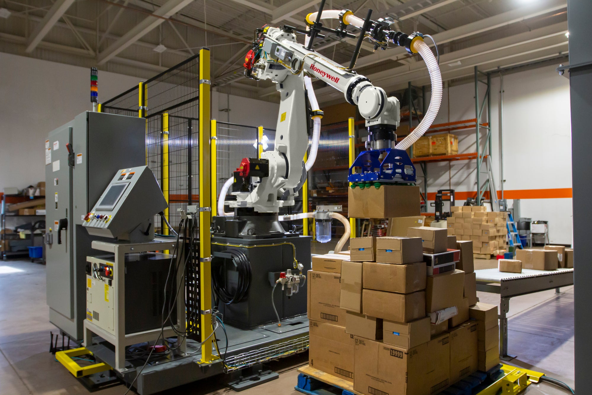 Honeywell launches a new robot to automate case pickind and reduce warehouse injuries while boosting efficiency