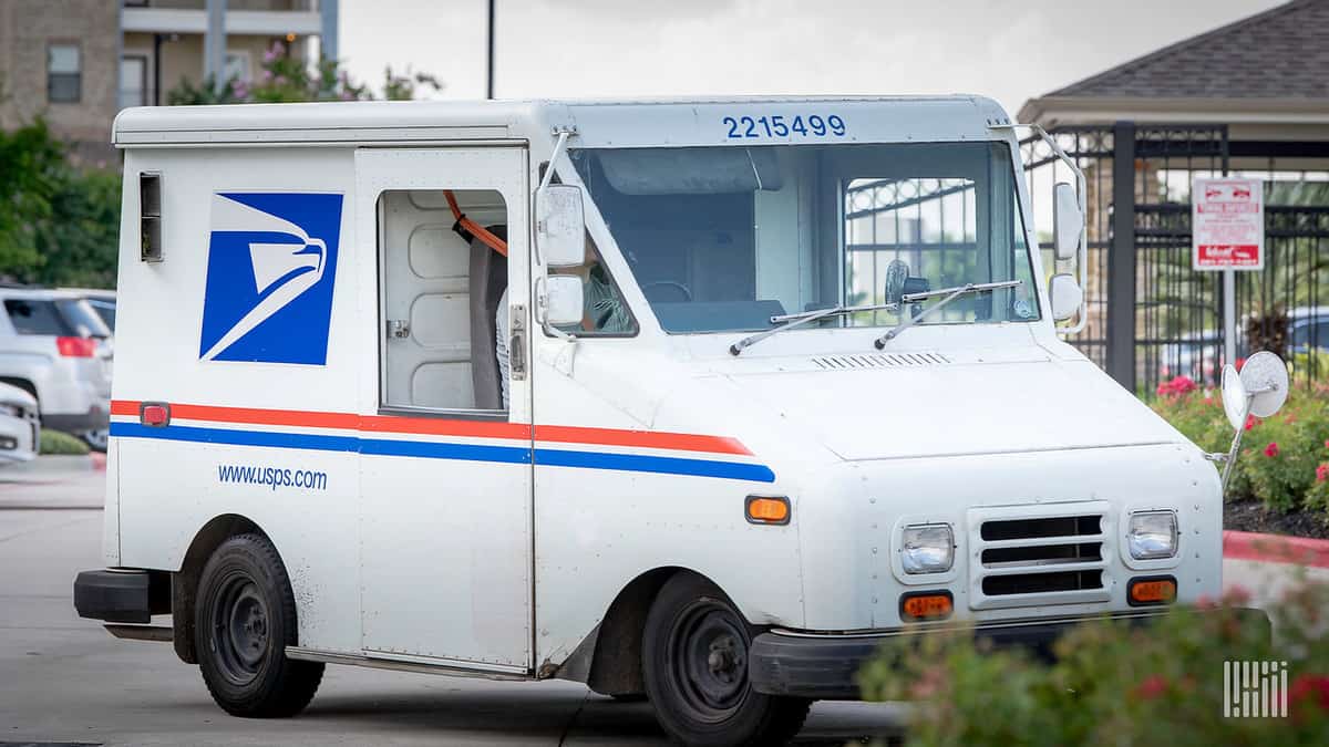 USPS Postal Service hiring 40,000 seasonal workers for the peak holiday season