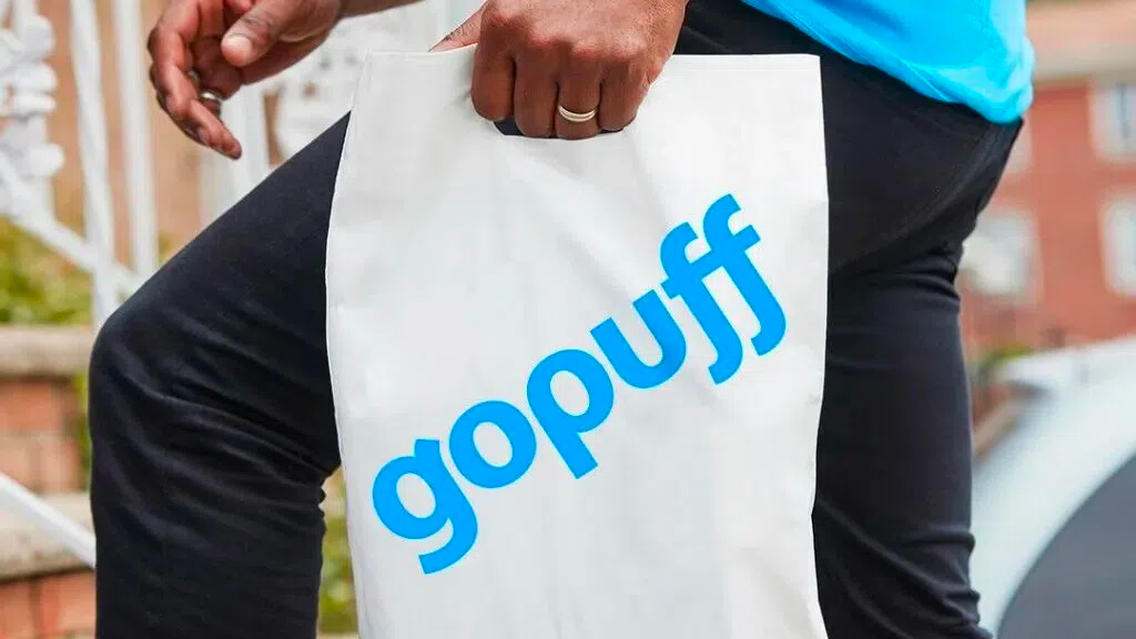 Instant delivery company Gopuff, which delivers food, grocery and alcohol within 30 minutes, is planning to lay off 3% of its approximately 15,000-strong workforce.