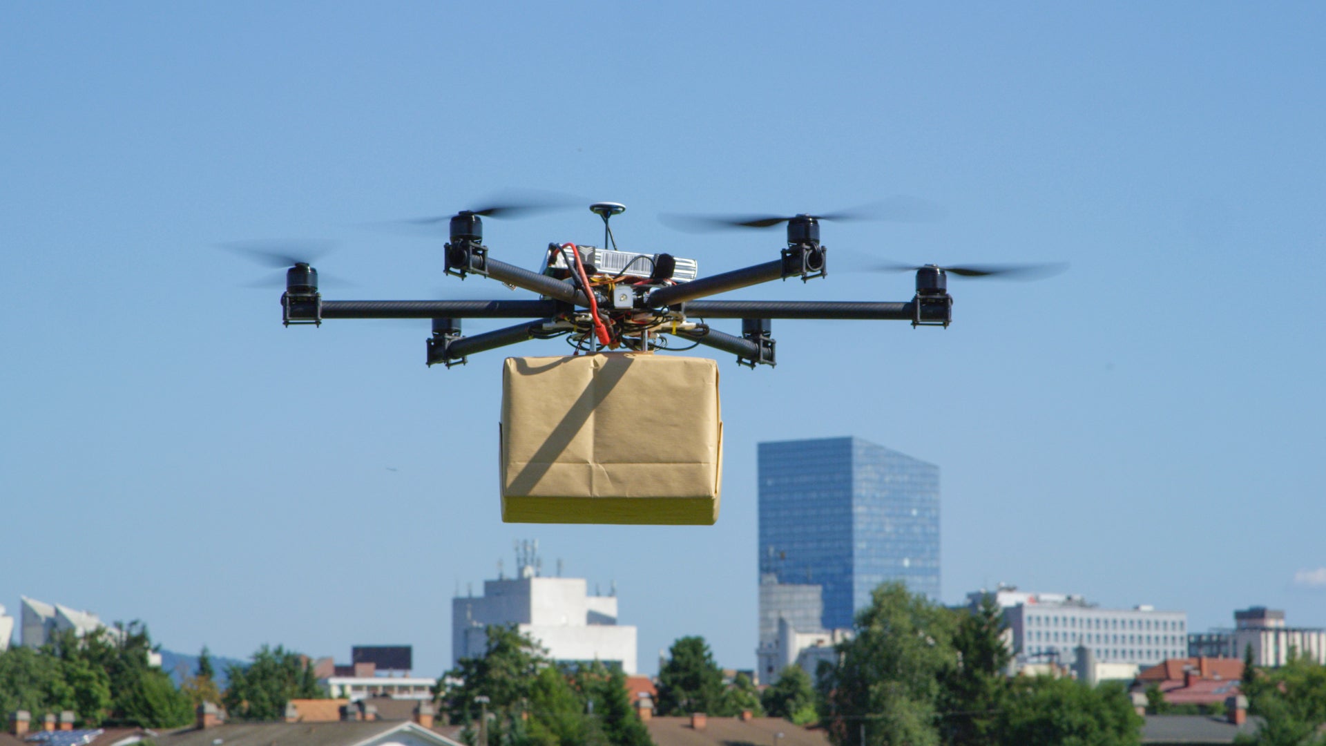 Drone delivery pilot delivers food and drinks