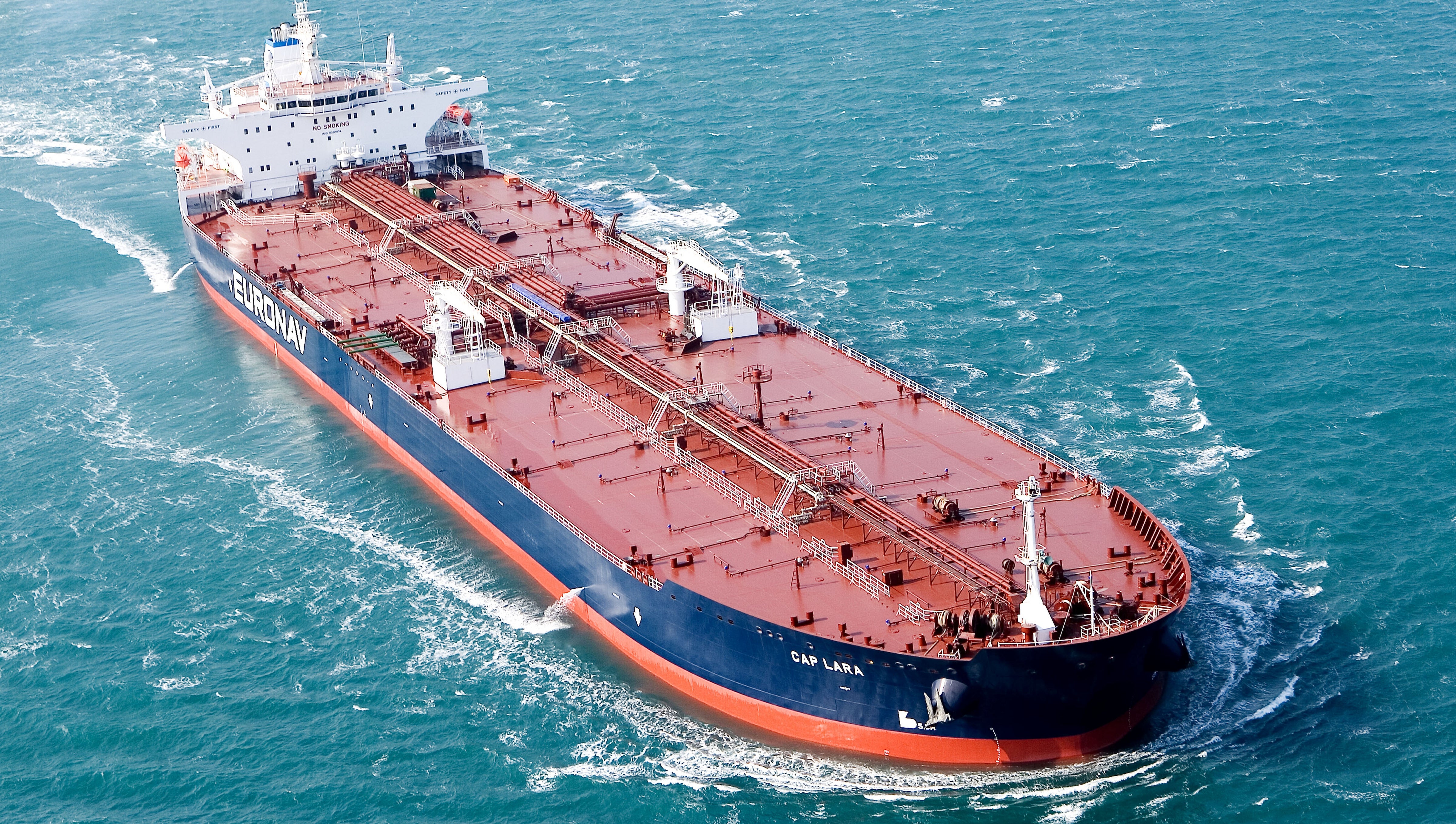 photo of a crude oil tanker