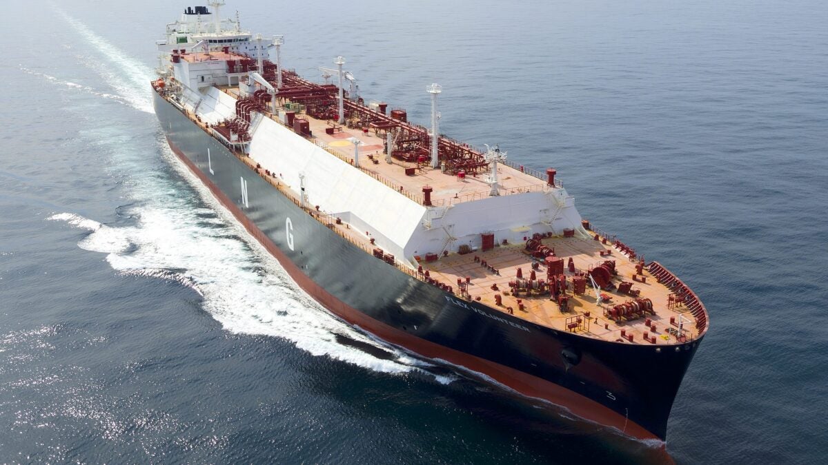 a photo of an LNG ship