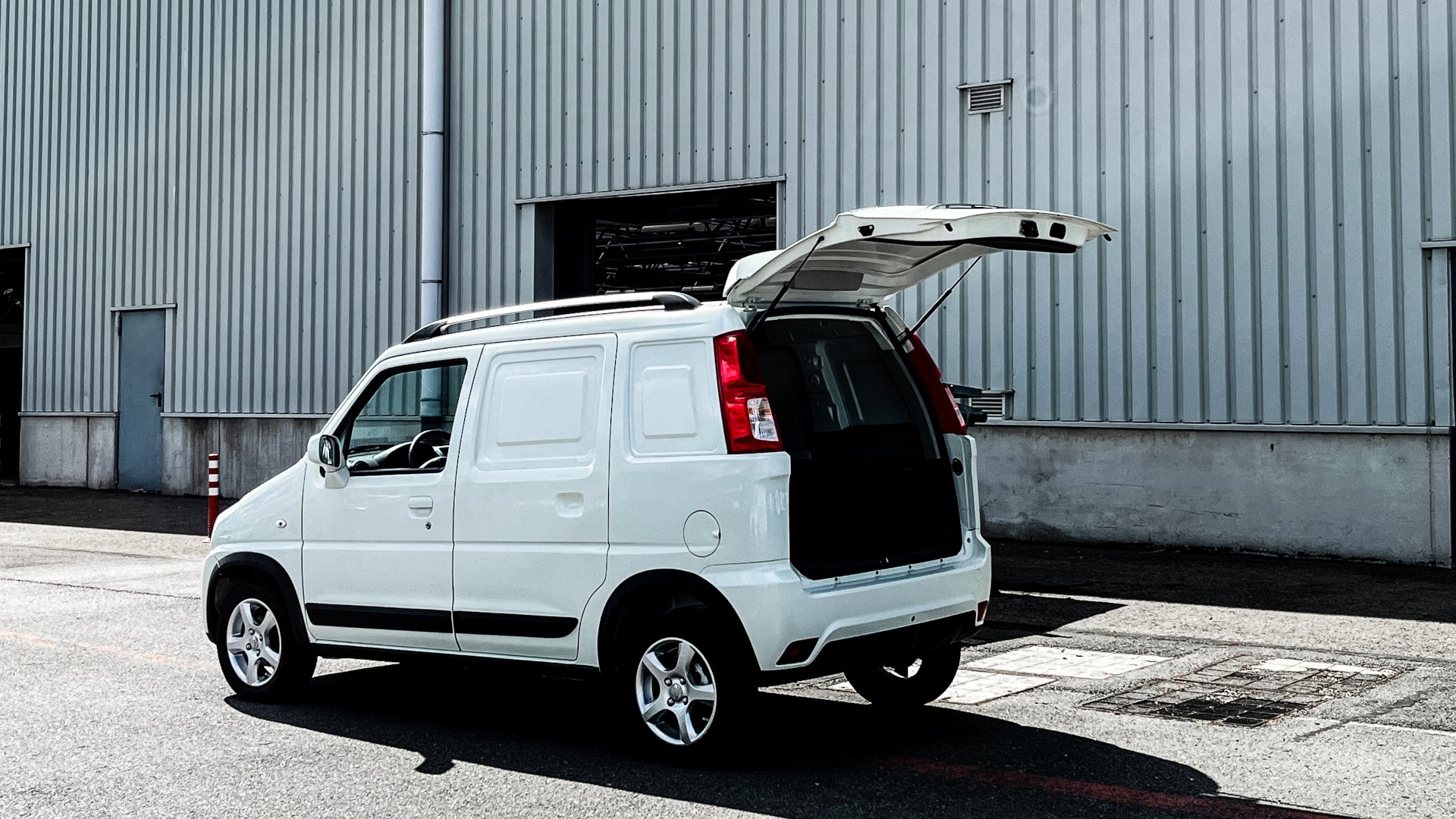 Cenntro Logistar EV electric delivery van