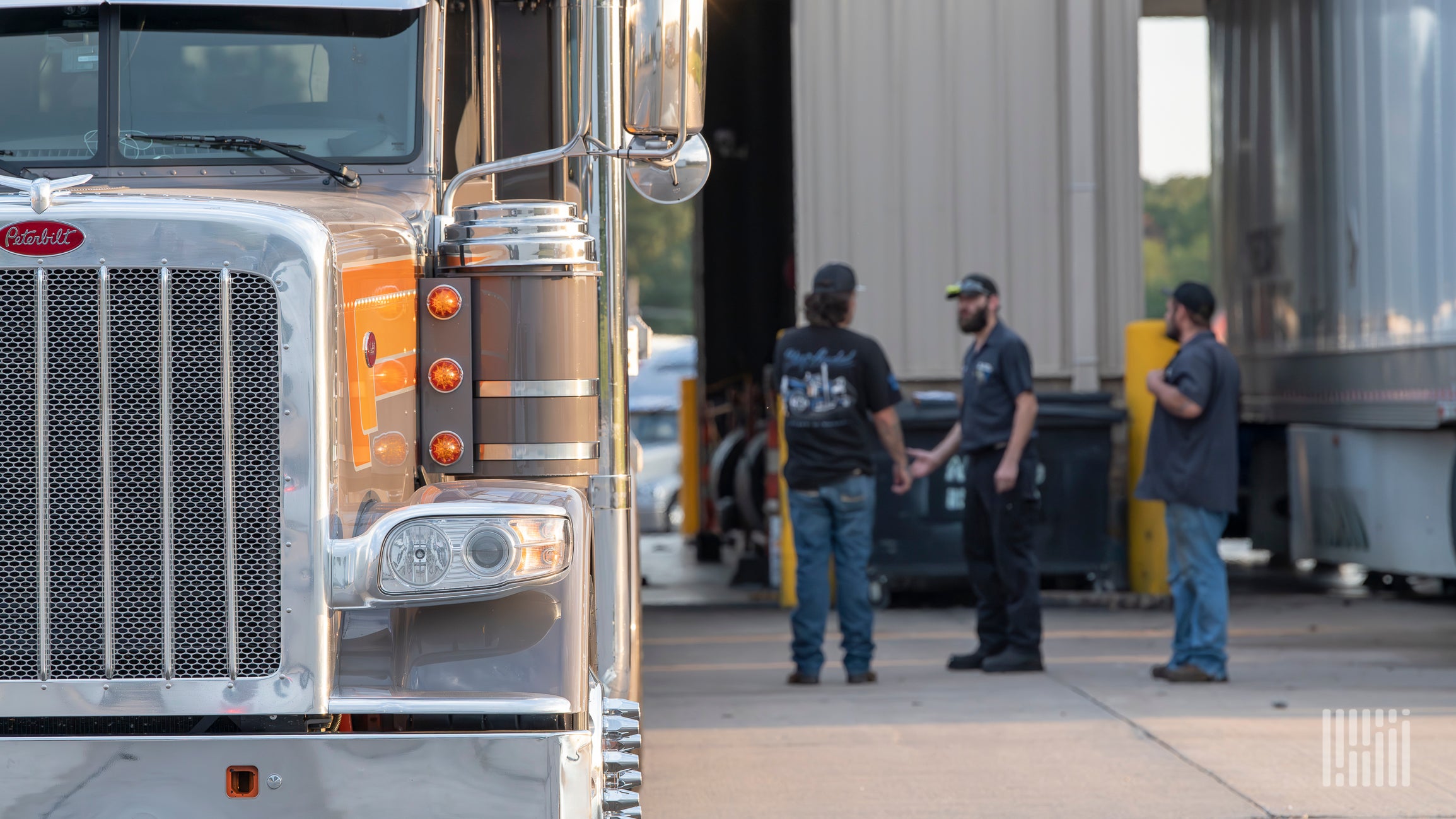 Jobs report: Downward trend continues in trucking; warehouses see huge drop