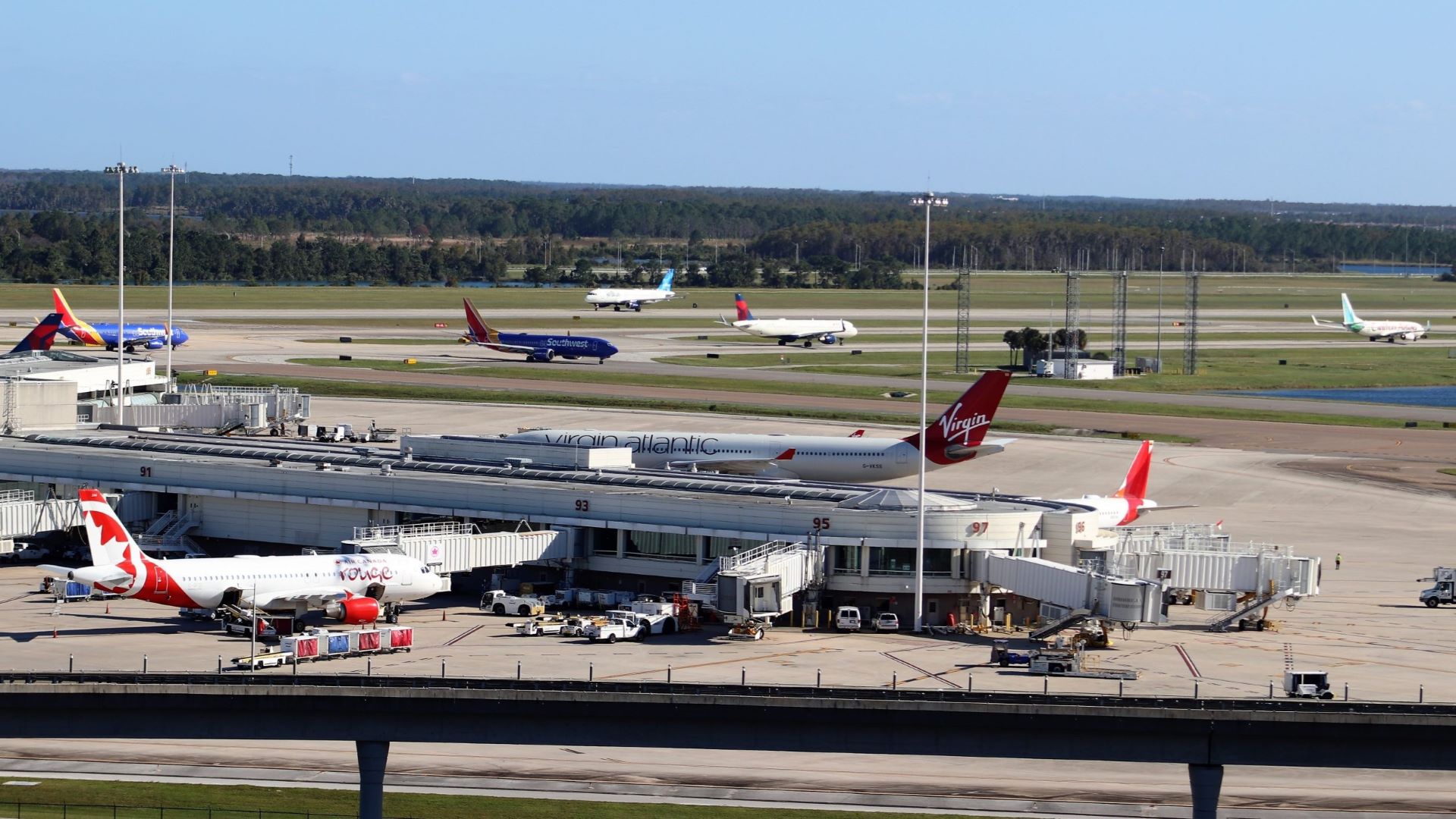 Airlines Suspend Cargo Operations in Florida Ahead of Hurricane Milton