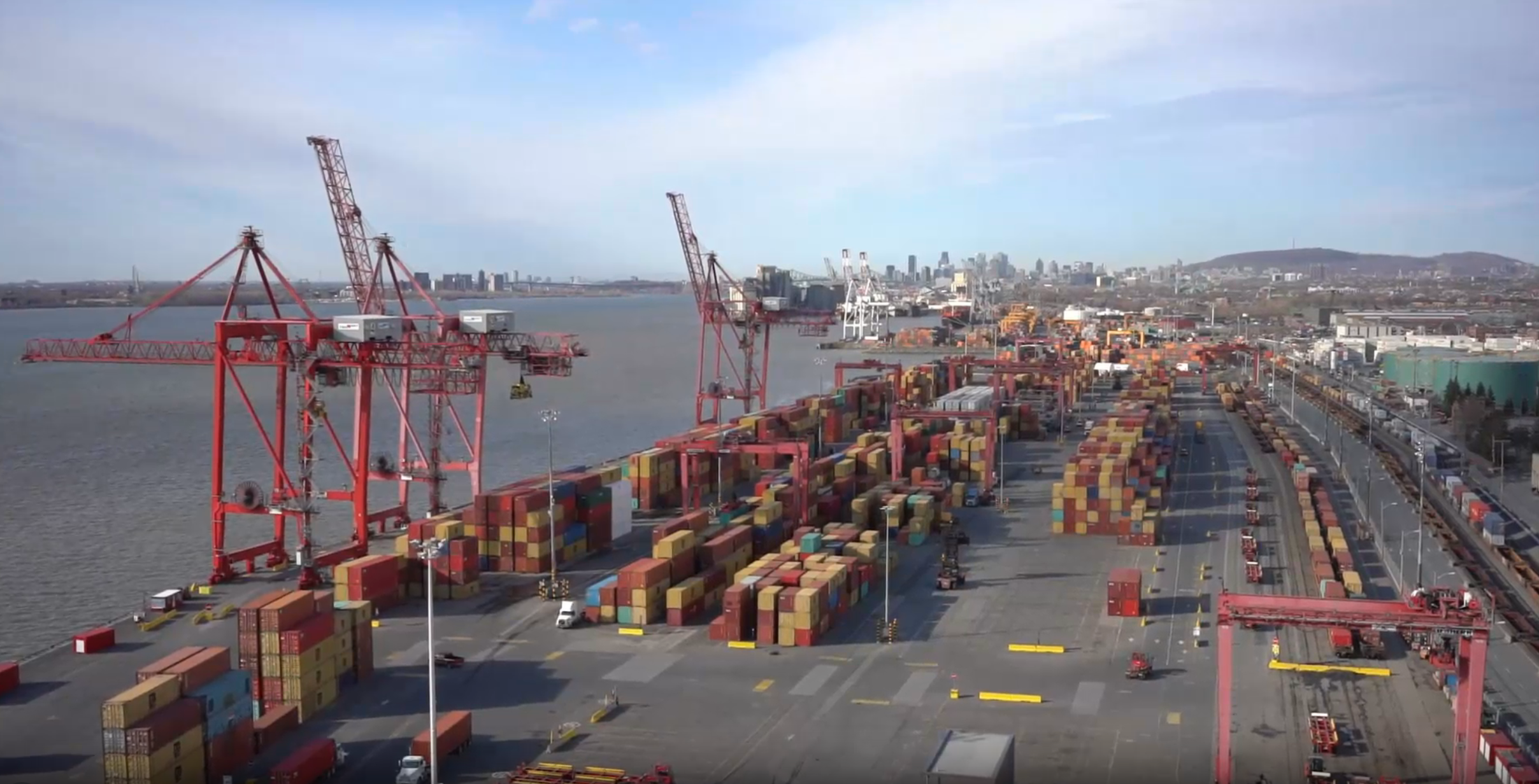 Unions returning to work at Canada ports 