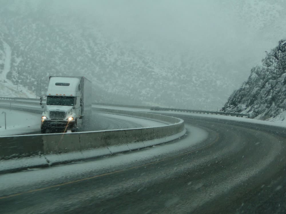  Severe weather in the Northeast is leading to travel bans and missed pickups and deliveries as a result. That could drive up rates in the days ahead as carriers and shippers recover. ( Photo: Shutterstock ) 