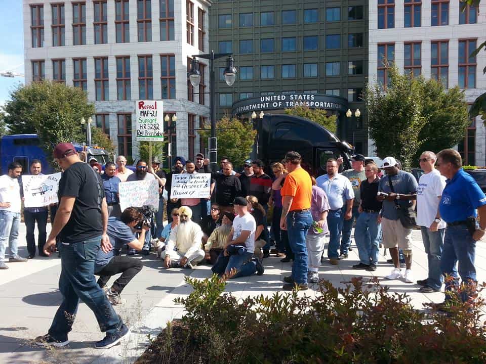  Earlier this year, drivers protested outside the U.S. Department of Transportation, protesting government regulations, including the ELD rule. 