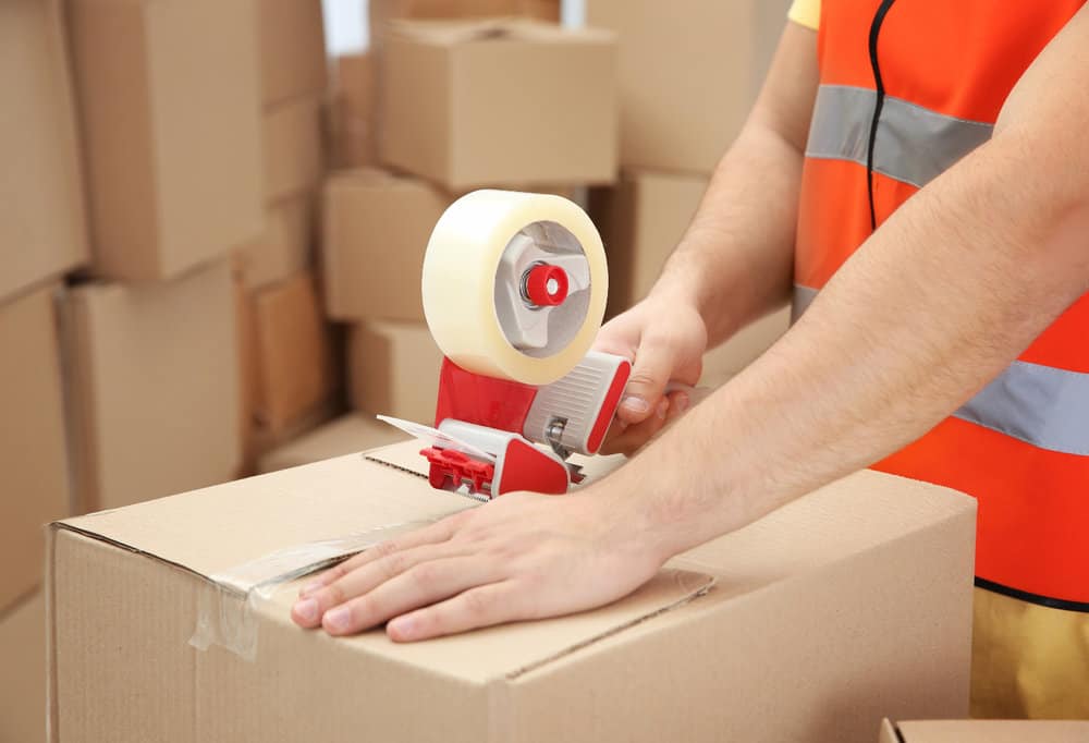  Customers are demanding faster shipper, and paying for it, and it is stressing the supply chain. ( Photo: Shutterstock ) 