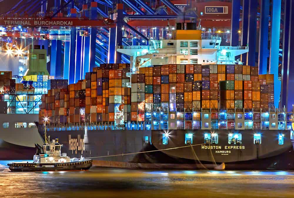  Samsung SDS is implementing blockchain into the shipping industry to make trade more transparent (Photo: Pexels) 