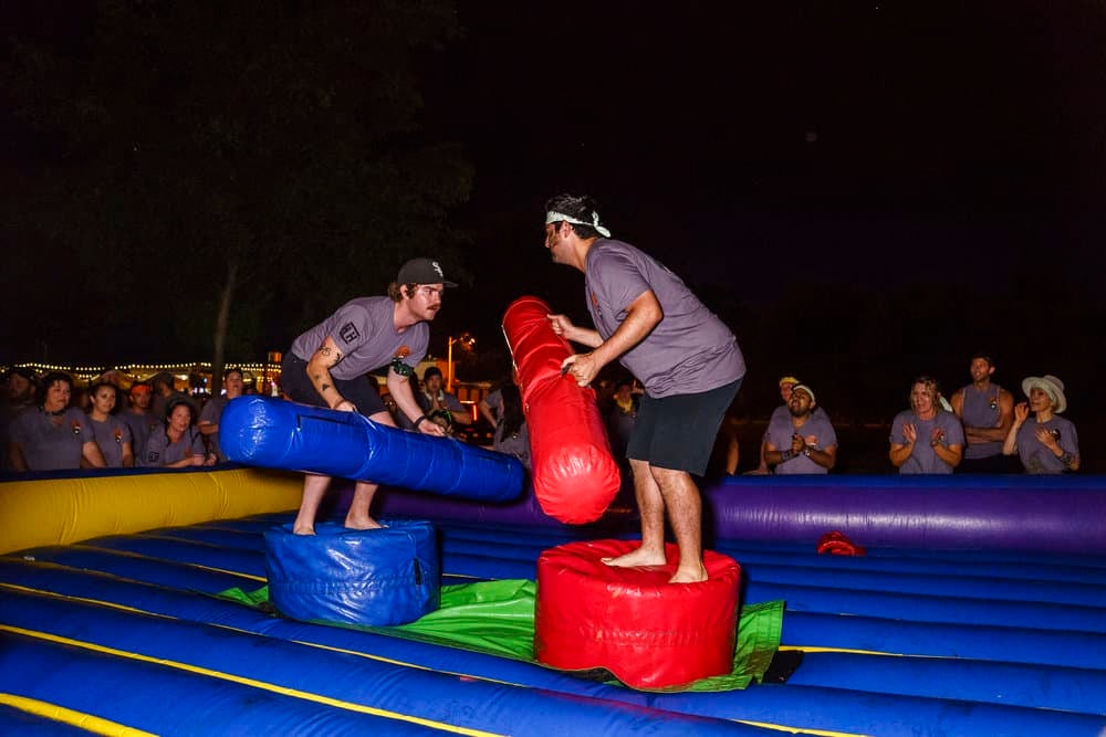  Jousting! ( Photo: Redwood Logistics ) 