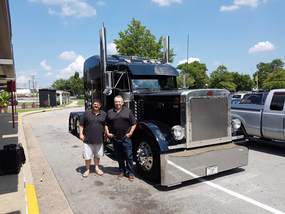  Ben Murphy, FreightWaves Chief Insights Officer Dean Croke, and the Grumpy Pete. ( Photo: FreightWaves ) 