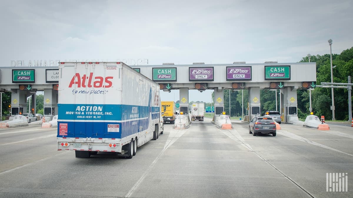 Trucker's dash-cam video gets driver fired - FreightWaves