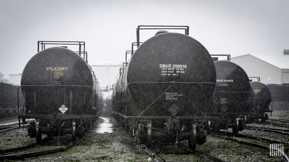 Rail tanker freight cars