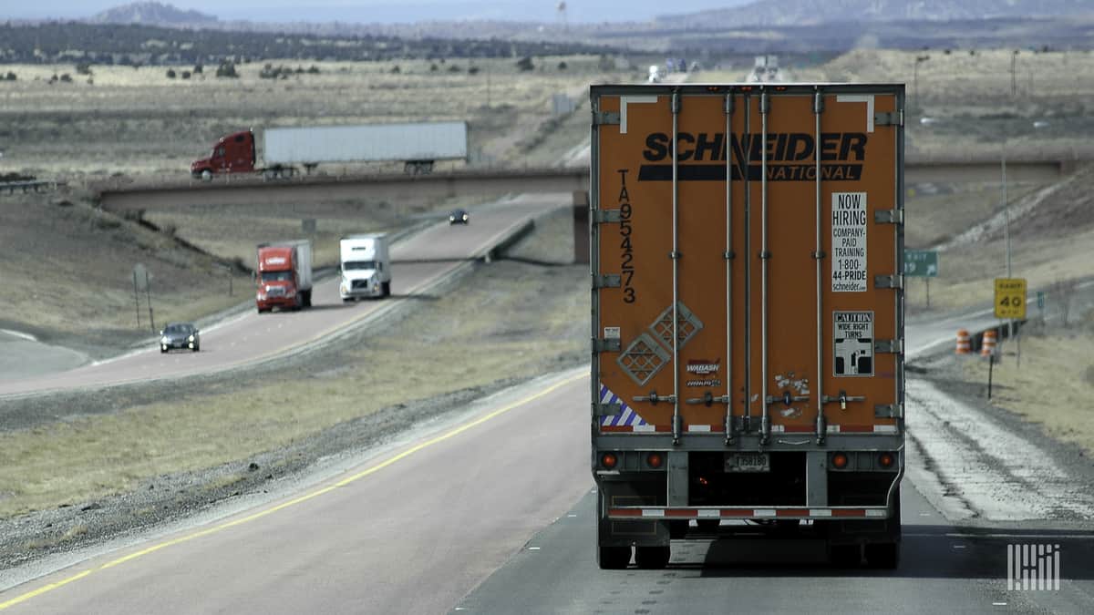 https://www.freightwaves.com/wp-content/uploads/2020/11/FMCSA_looking_to_1-schneider-credit-JAFW.jpg