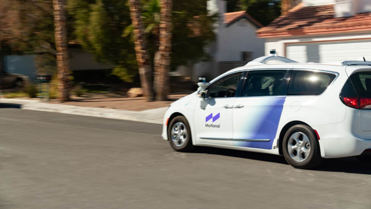Lyft Unveils Self-Driving Car Service in Las Vegas (With Caveats