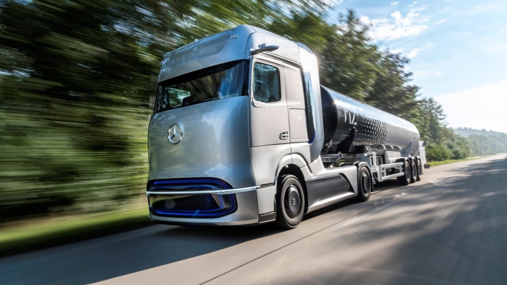 Paccar, Daimler, Volvo get bulk of $127M in SuperTruck 3 funding -  FreightWaves