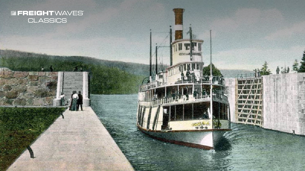A steamboat using the Cascade Canal. (Photo: oregonencyclopedia.org)