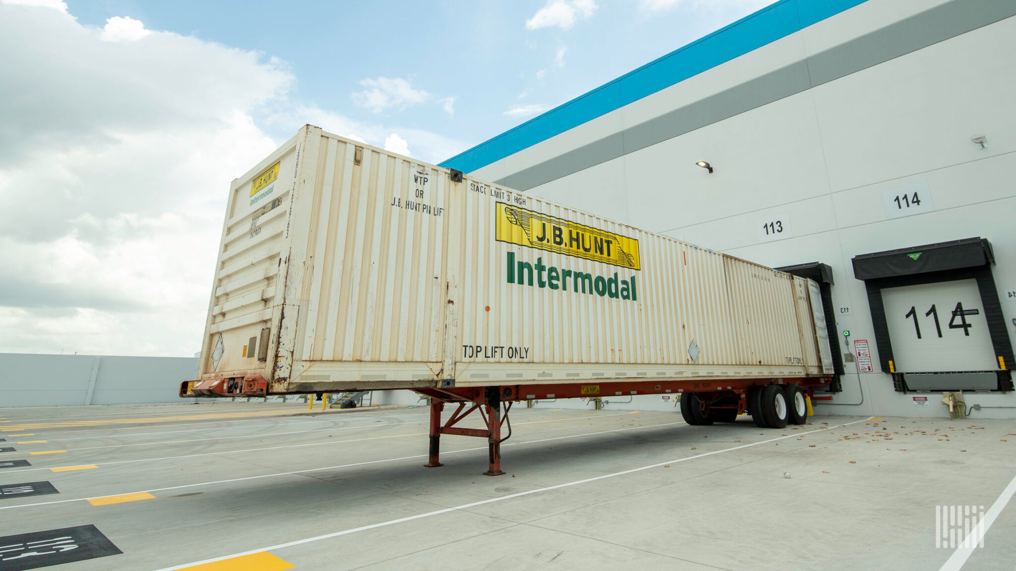 J.B. Hunt adds transload service in the West - FreightWaves