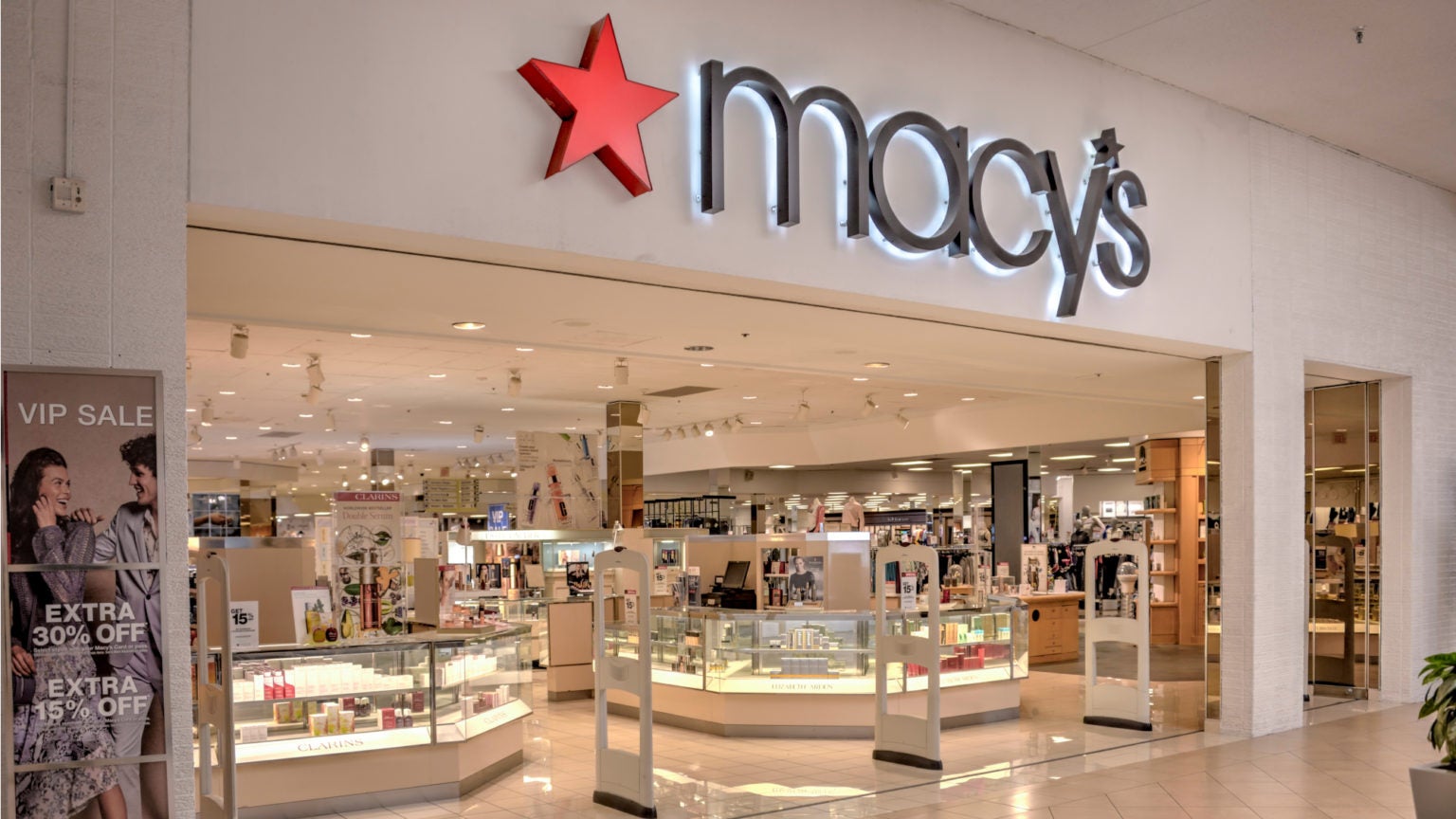 Macy’s is opening e-commerce distribution centers inside stores ...