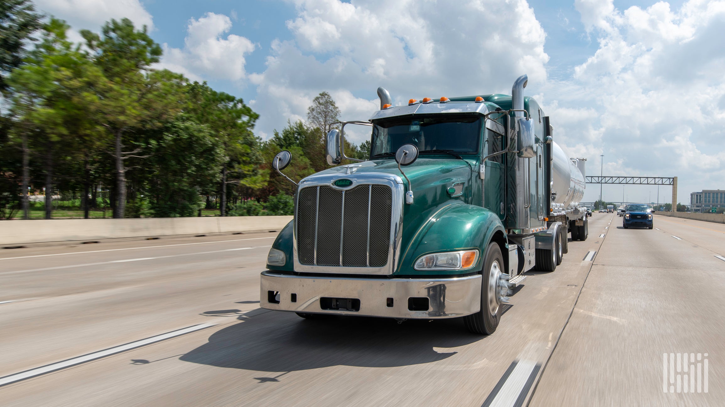 Trucking Industry Trends, Statistics, & Forecast – 2023 Edition