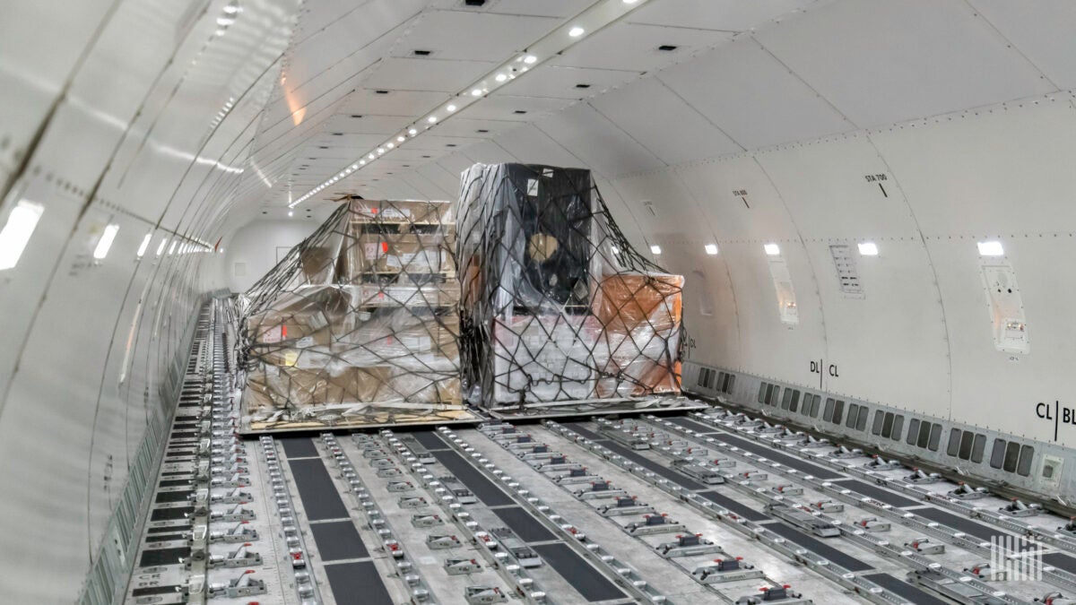 Mammoth Freighters Adds Uk Facility For 777 Cargo Conversions Freightwaves 2216