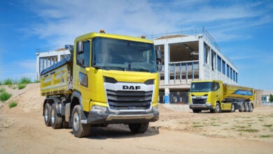 Yellow DAF truck