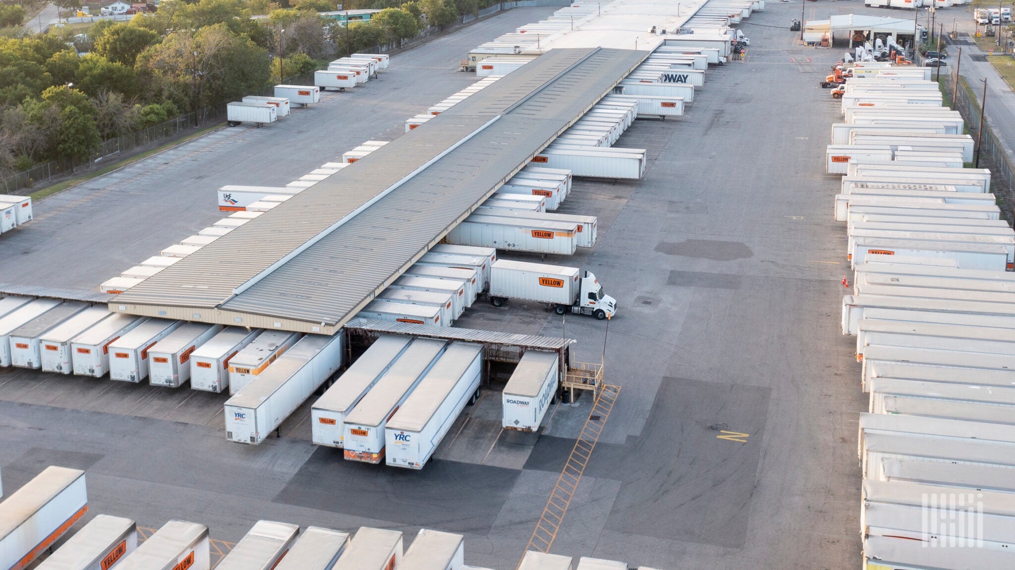 Estes Sets Floor To Buy Yellow Terminals At 1 3b Freightwaves