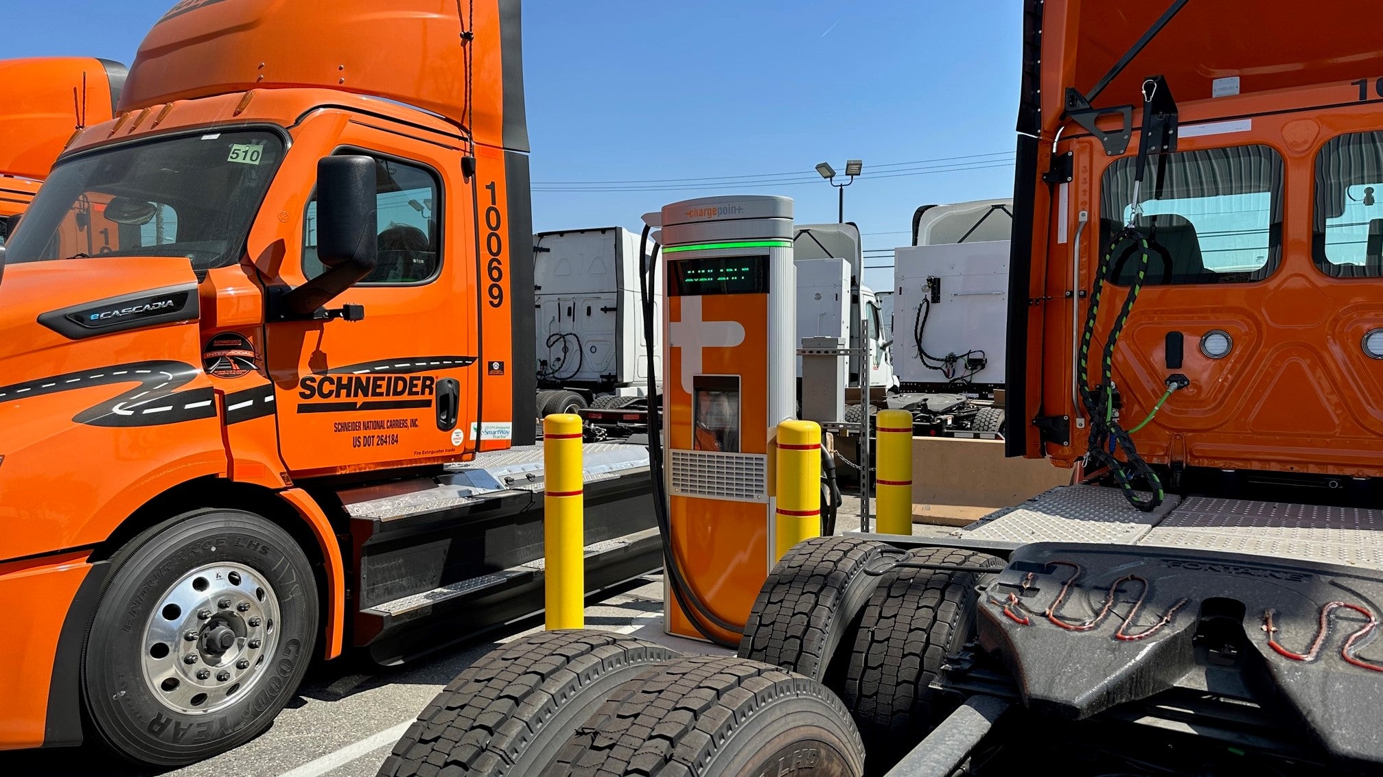 How Schneider's truck technology enhances vehicle and driver safety